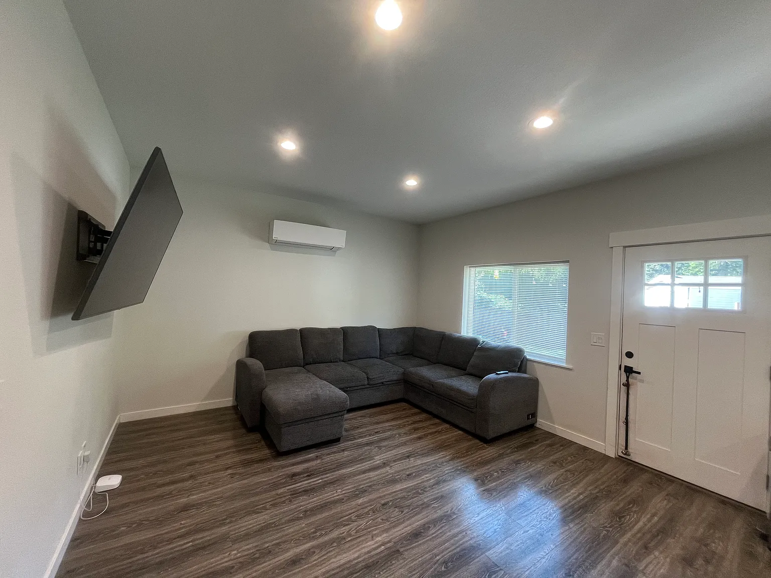 2 bed, 800 sqft, $1,600 — Photo 3