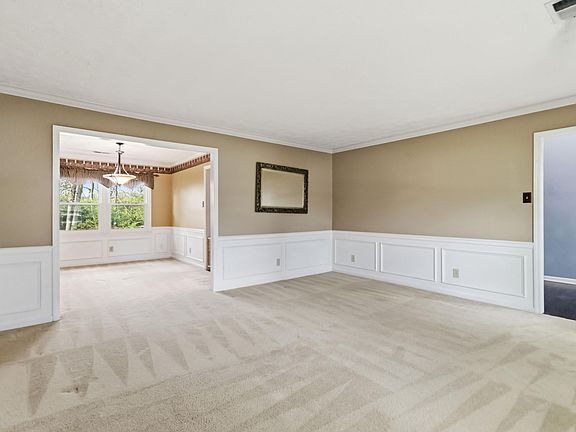 4th image of 3921 Barnard Dr