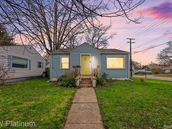 1301 Bancroft St, Port Huron, MI 48060