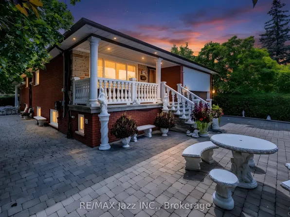 89 Crestwood Rd, Vaughan, ON L4J 1A7
