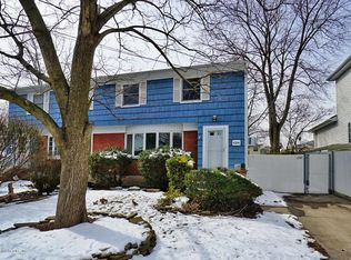 424 Yetman Ave, Staten Island, NY 10307