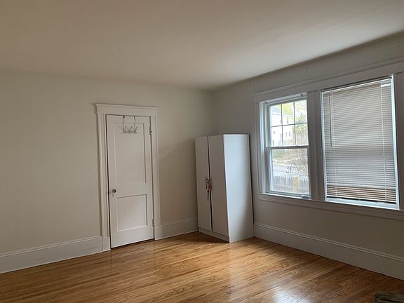 5th image of 31 Clyde St Unit 31