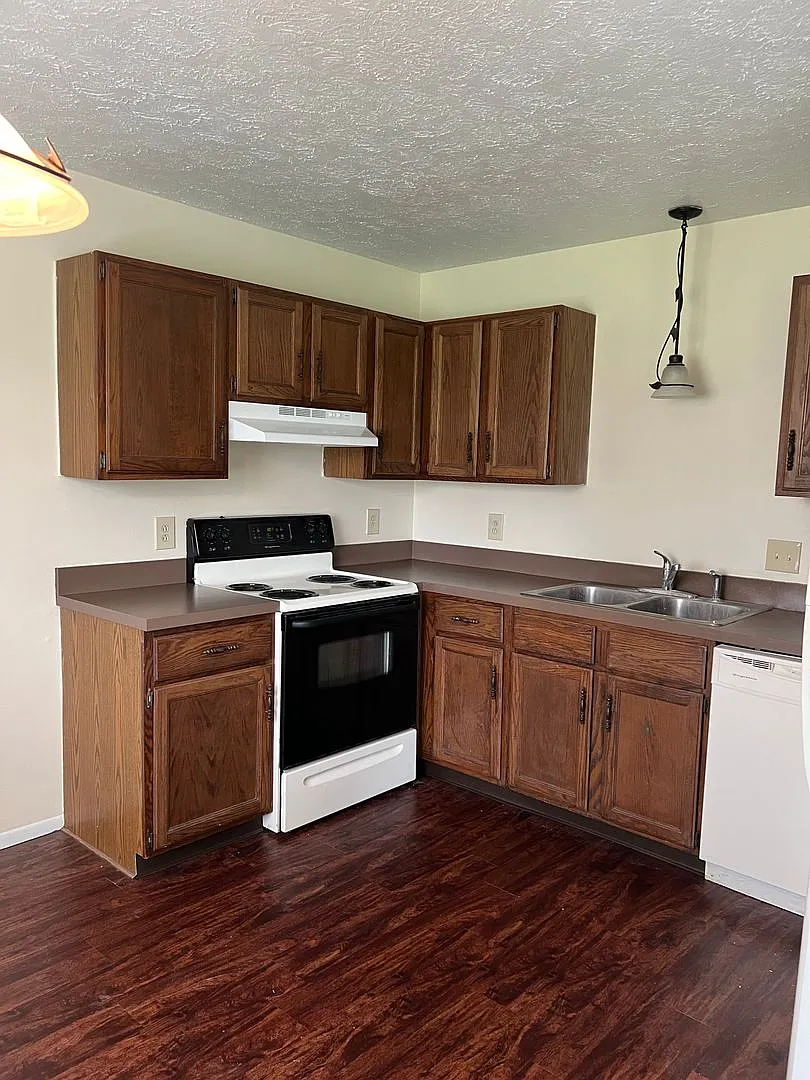 8126 Stadler Ave. — Photo 2