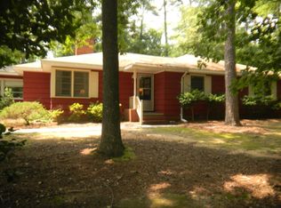 1 Rogerson Dr, Chapel Hill, NC 27517