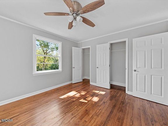 5th image of 2353 Hilltop Dr