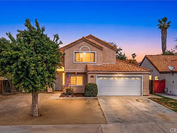 3rd image of 676 Fuchsia Ln