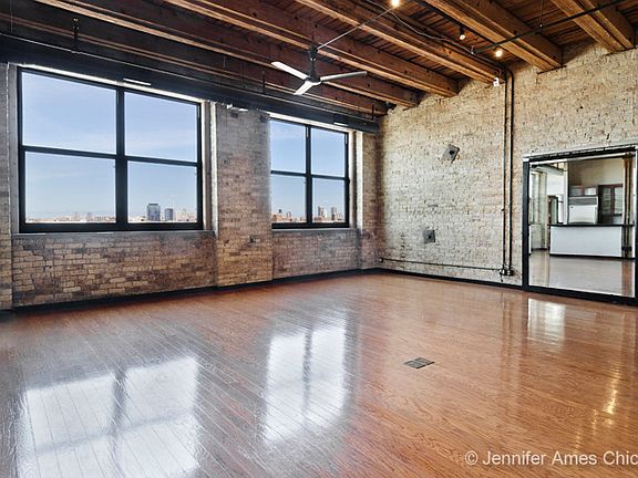 4th image of 1147 W Ohio St Suite 502