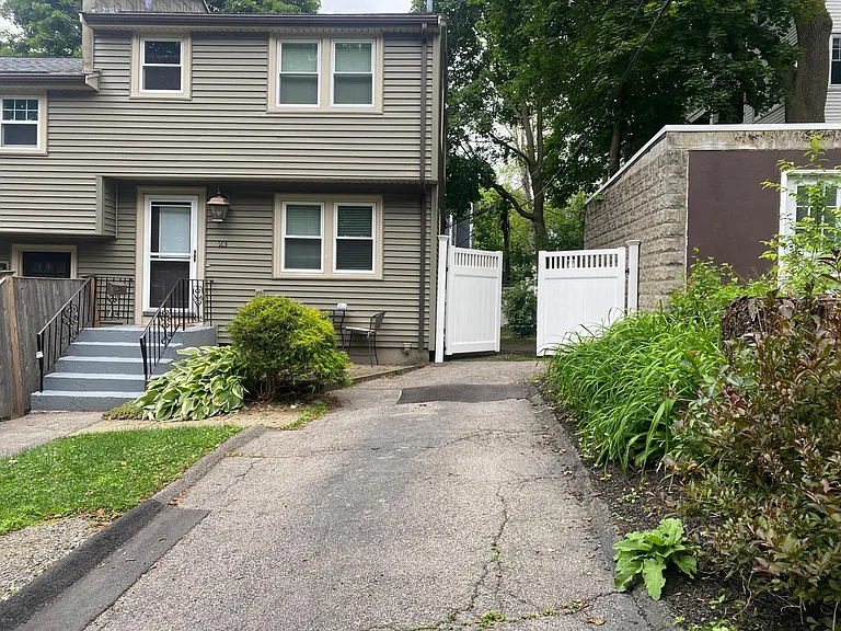 23 Barlow St #23 — Photo 10