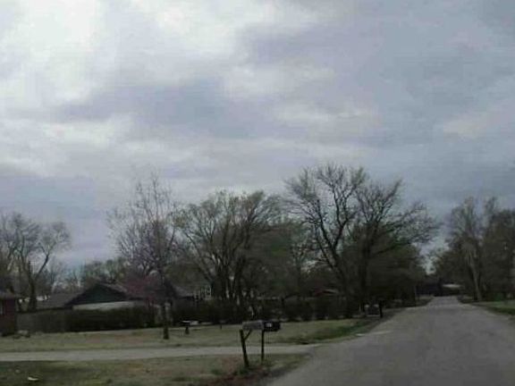 Exterior Neighborhood (street photo)