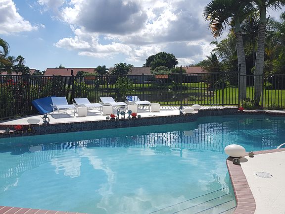2nd image of 9255 Sun Pointe Dr