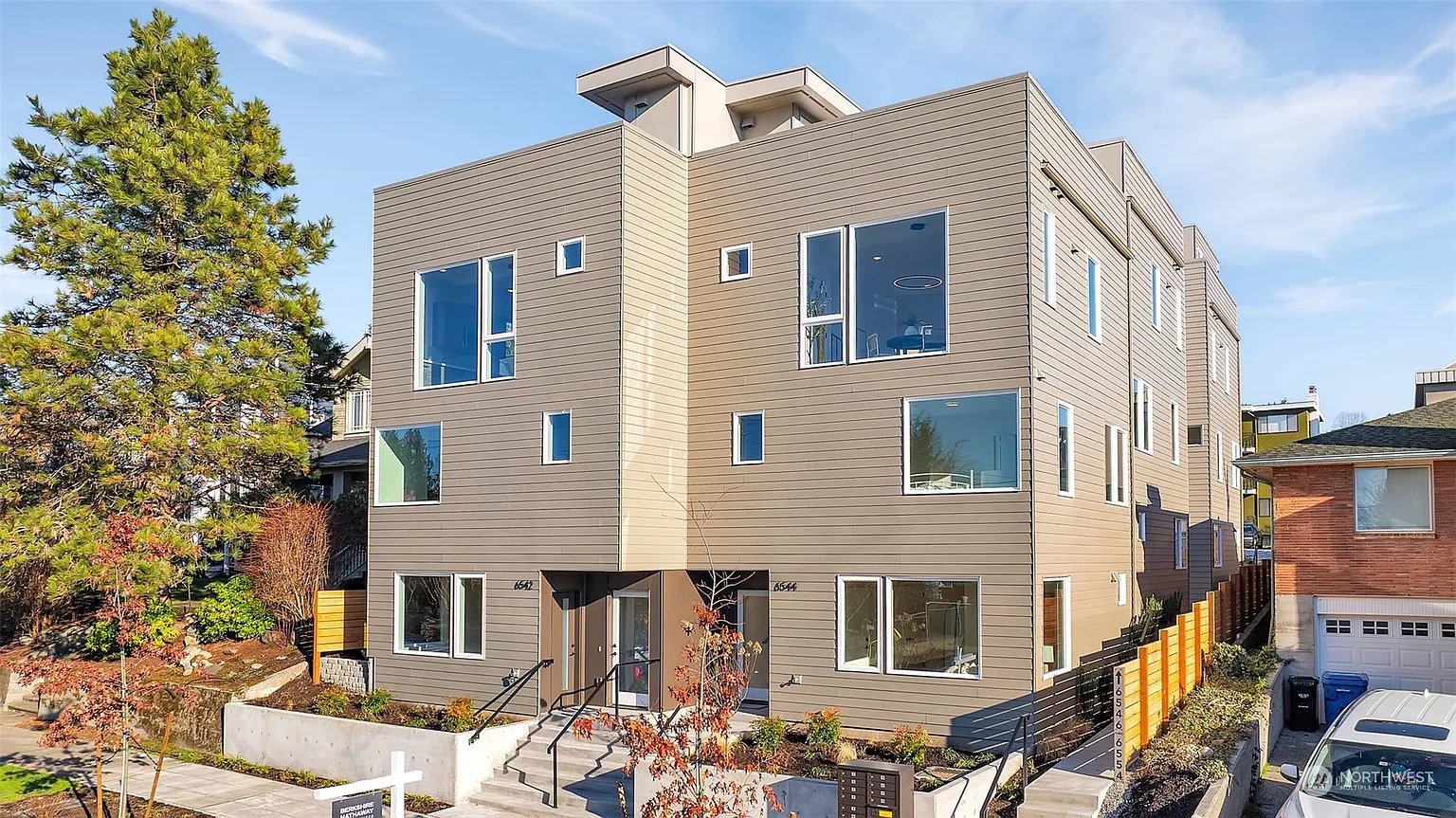 6552 44th Avenue SW photo 1