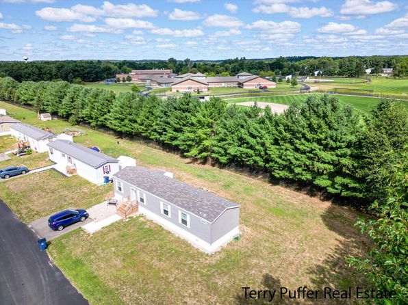 653 E Streambank, Newaygo, MI 49337