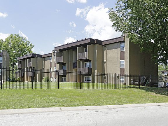 2nd image of 7645 Garfield Ct #8f446402b