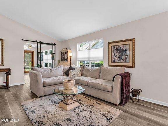 4th image of 2924 Crestview Lane
