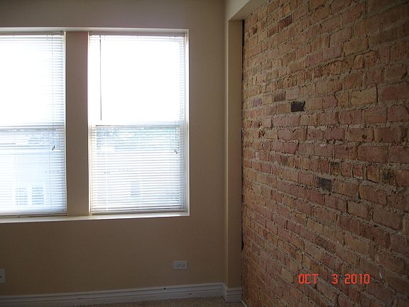 2nd image of 2838 W Glenlake Ave #3