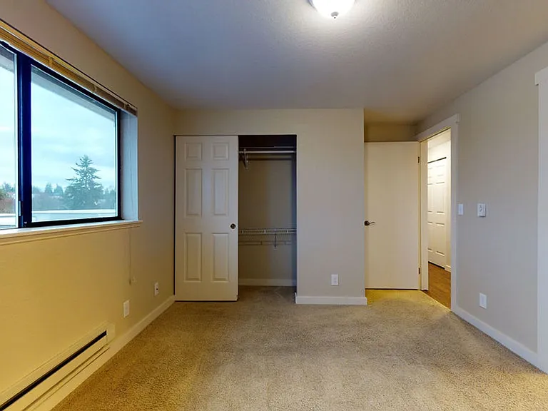 Newland Apartments — Photo 25
