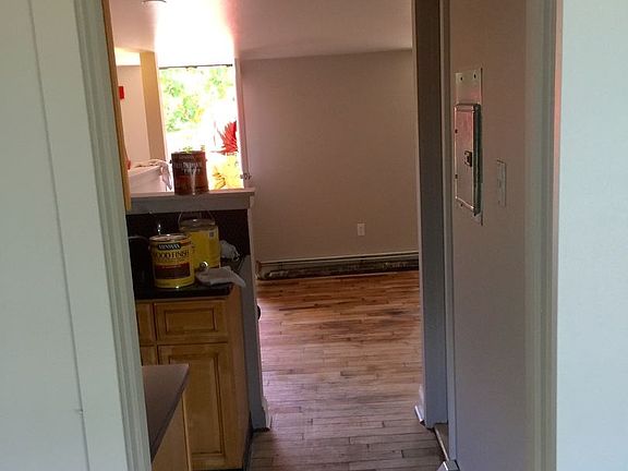 2nd image of 2122 Christian St APT C
