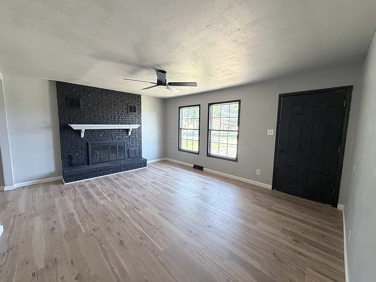 1608 Armand Dr — Photo 5