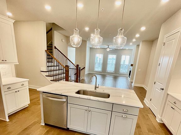 2nd image of 403 Bishop Ln Unit 19
