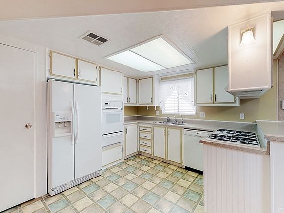 5th image of 799 Avila Dr