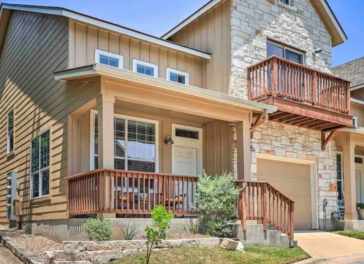 Building Photo - 20986 Waterside Dr