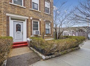 4851 38th St, Long Island City, NY 11101