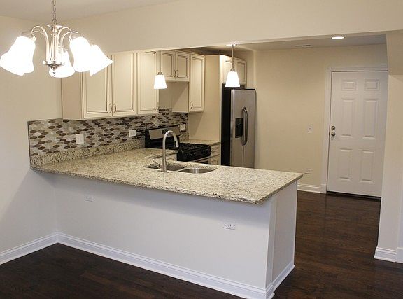 5th image of 1333 East Ave