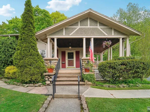 125 Prospect Ave, Westwood, NJ 07675