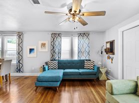 1666 W Intendencia St, Pensacola, FL