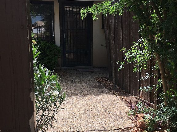 3rd image of 407 N Everts St