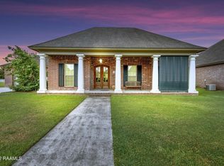 105 Henry James Ct, Youngsville, LA 70592
