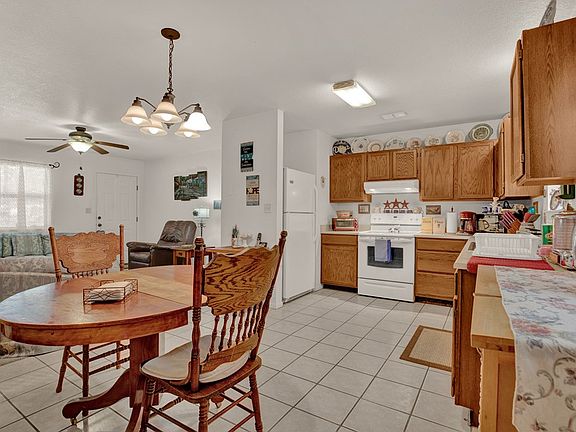 4th image of 407 Sunset St