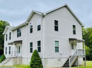 40 Crane Rd, Lakeville, PA 18438