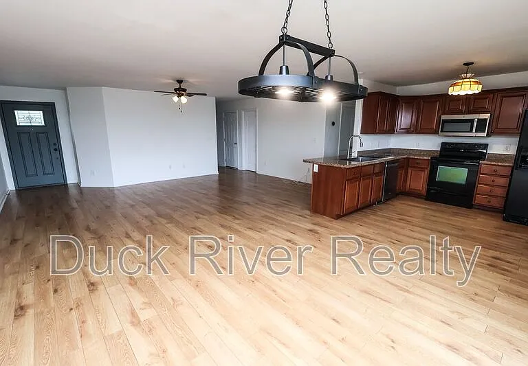 2207 Carpenter Bee Dr — Photo 4