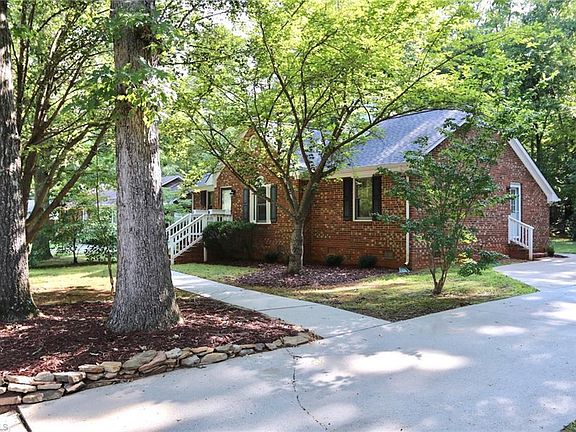 2nd image of 1249 Skyview Dr