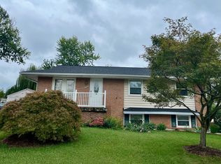 1706 N Craig St, Sterling, VA 20164