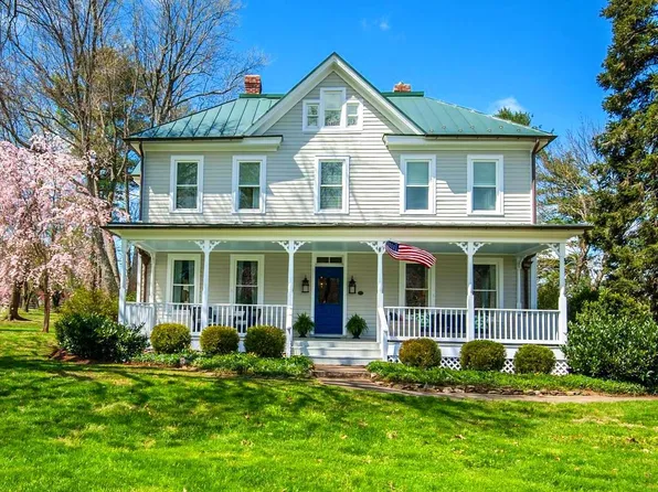 17121 Simpson Cir, Paeonian Springs, VA 20129