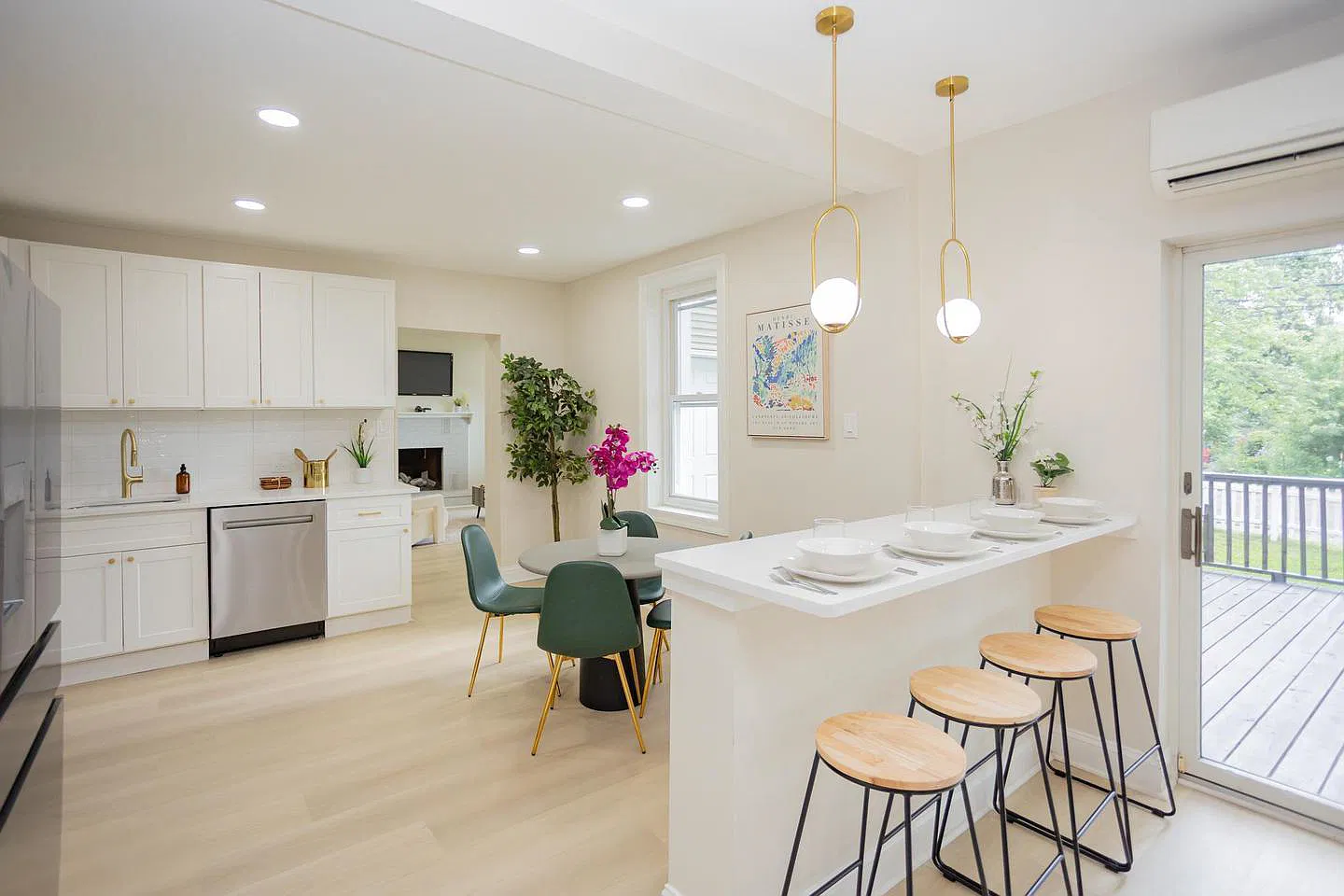 6 bed, 3100 sqft, $4,000 — Photo 4