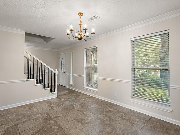 4th image of 11711 Park Creek Dr