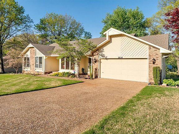 3rd image of 2834 S College Dr