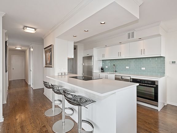 4th image of 2626 N Lakeview Ave APT 603