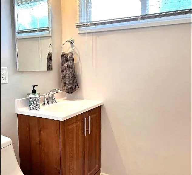 12155 Burbank Blvd — Photo 13
