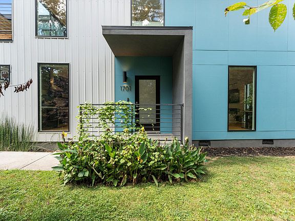 2nd image of 1701 Arden Ave