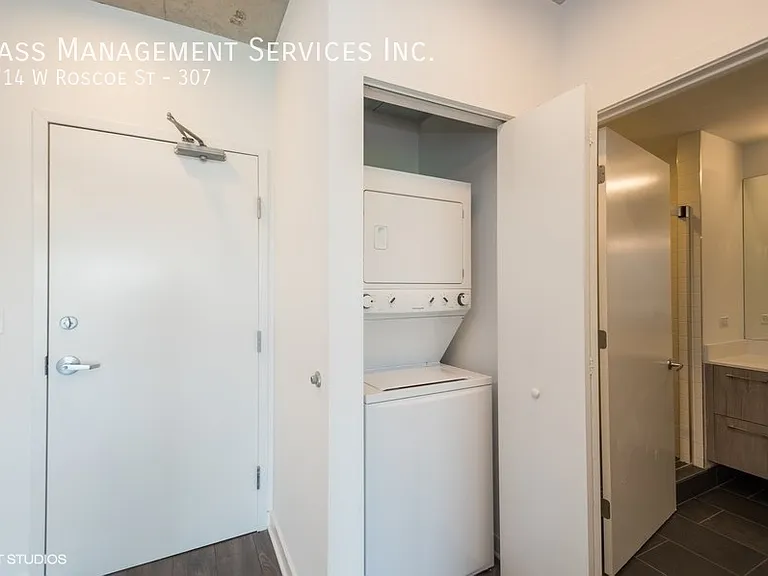 Centrum Lakeview — Photo 28