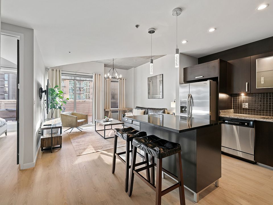 1st image of 600 12th Ave S APT 910