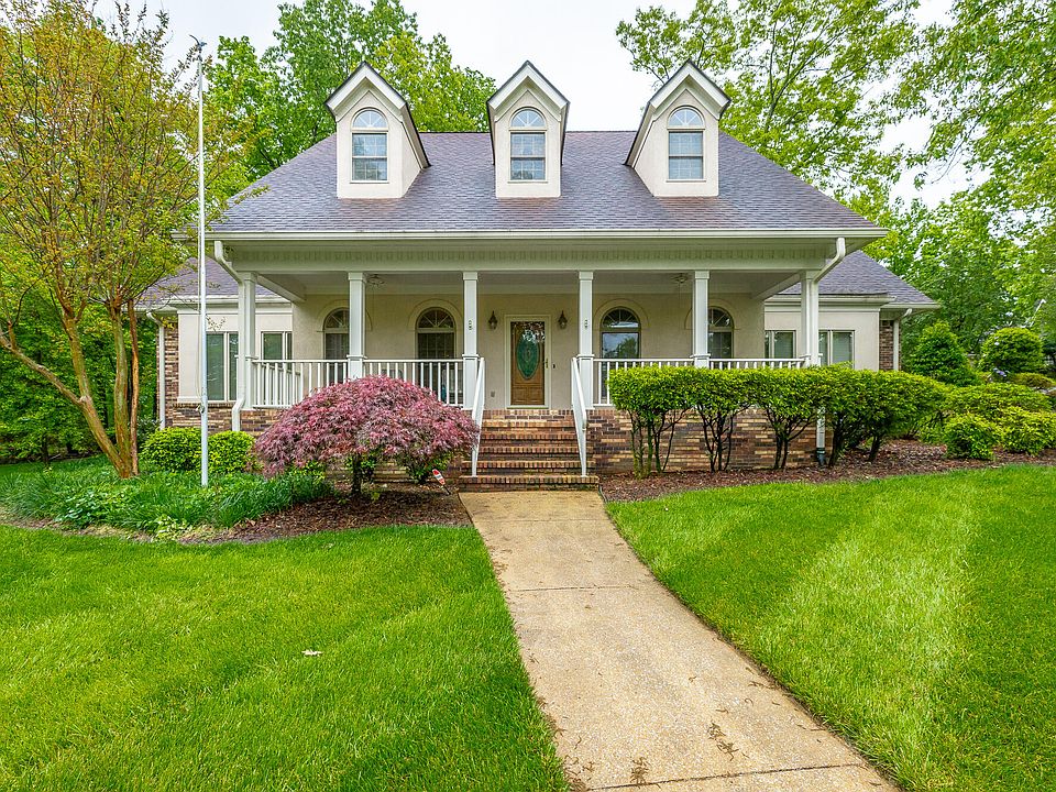 1st image of 1422 Woodway Dr