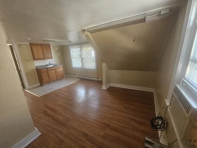 50 Underwood St #3 — Photo 5