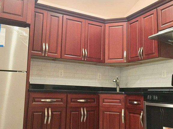 2nd image of 715 E 85th St #203