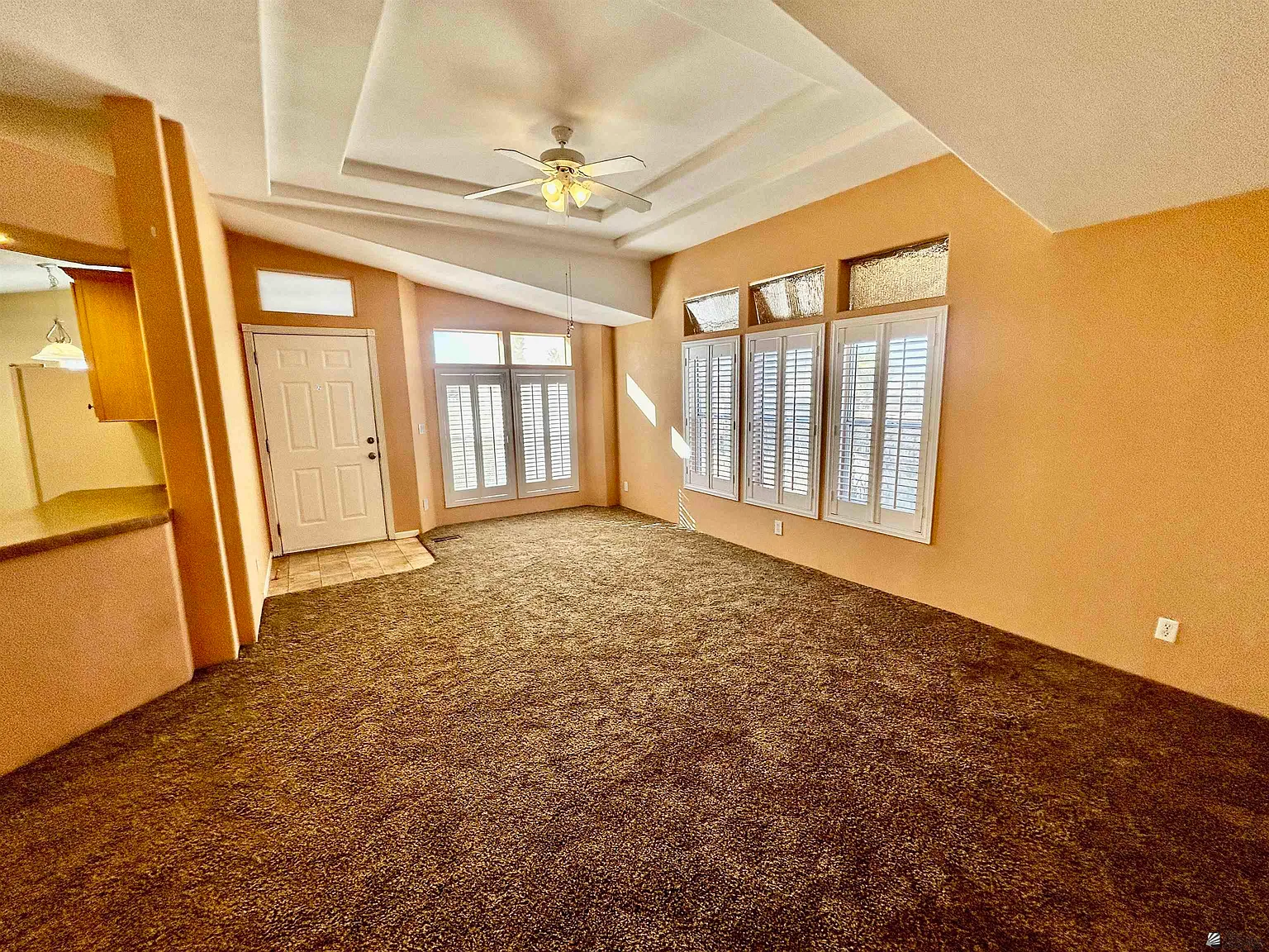 3 bed, 2.0 bath, 1596 sqft, $1,550 — Photo 4