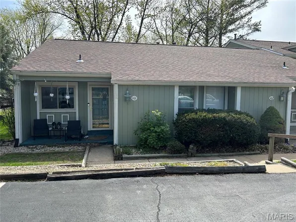 101 Harbor View Dr, Lake Saint Louis, MO 63367